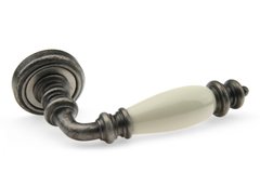 Дверная ручка Fadex Siena V N10 античное железо/бежевая керамика